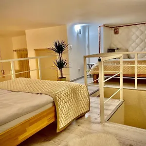3 Comfortable And Cosy In Heart Of Near Basilica , Budapest Ungheria